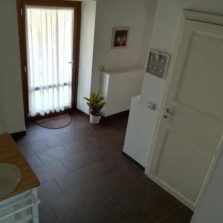 فندق مبيت وإفطار Via Di Mezzo 3*