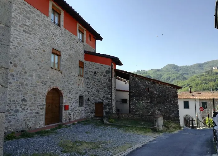 Via Di Mezzo